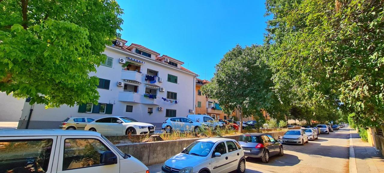 Attic Split Apartment Near City Centre 외부 사진