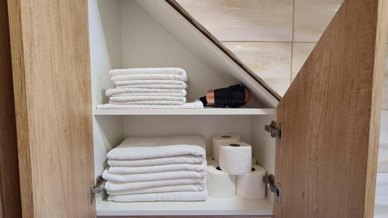 Attic Split Apartment Near City Centre 외부 사진