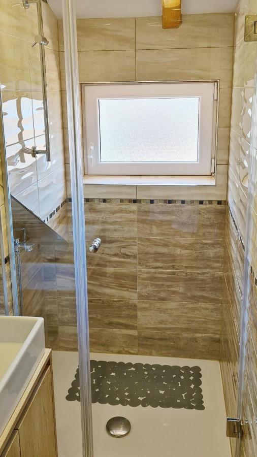 Attic Split Apartment Near City Centre 외부 사진