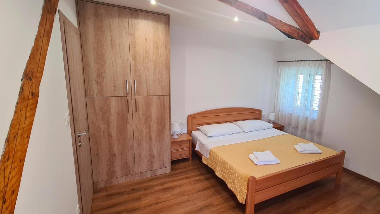 Attic Split Apartment Near City Centre 외부 사진
