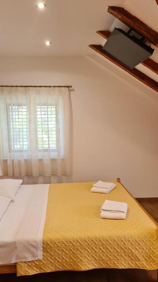 Attic Split Apartment Near City Centre 외부 사진
